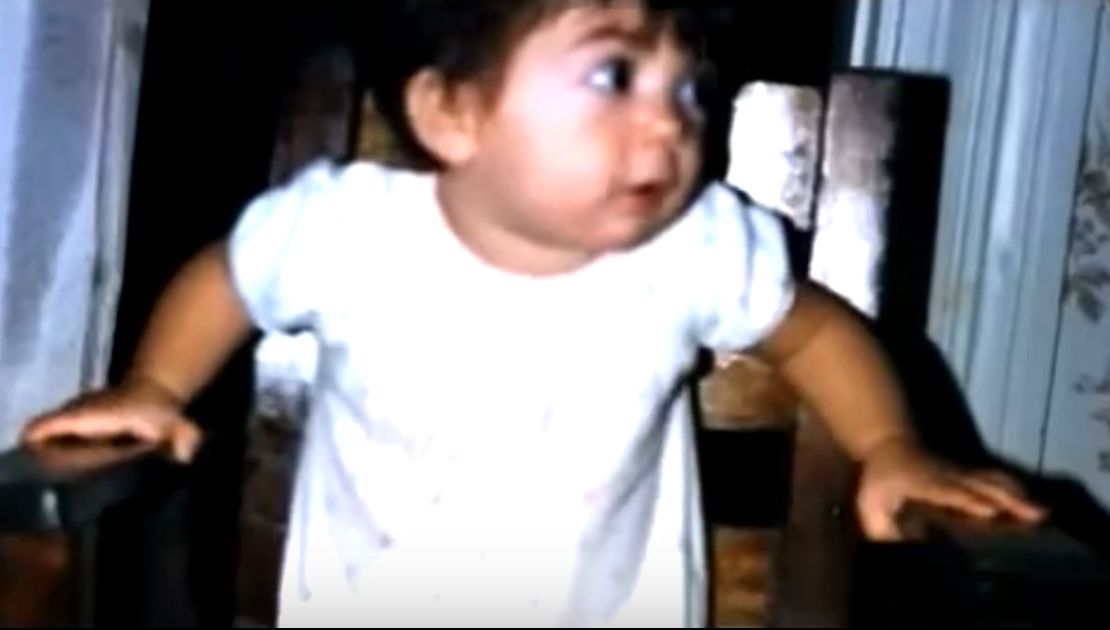 Părinții au abandonat-o că s-a născut fără picioare.După 16 ani, viața ei a luat o turnură uluitoare