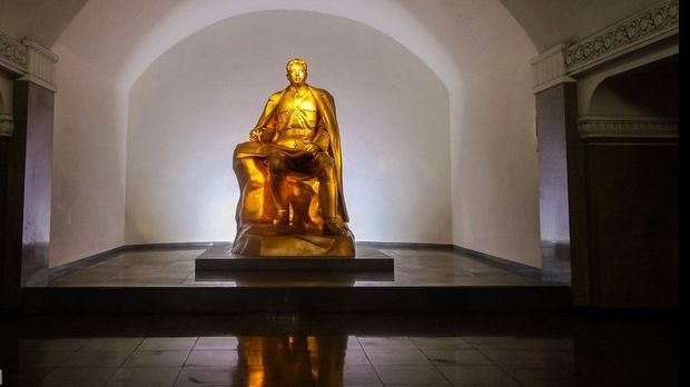 Cum arată staţiile de metrou din Coreea de Nord! O să rămâi umit