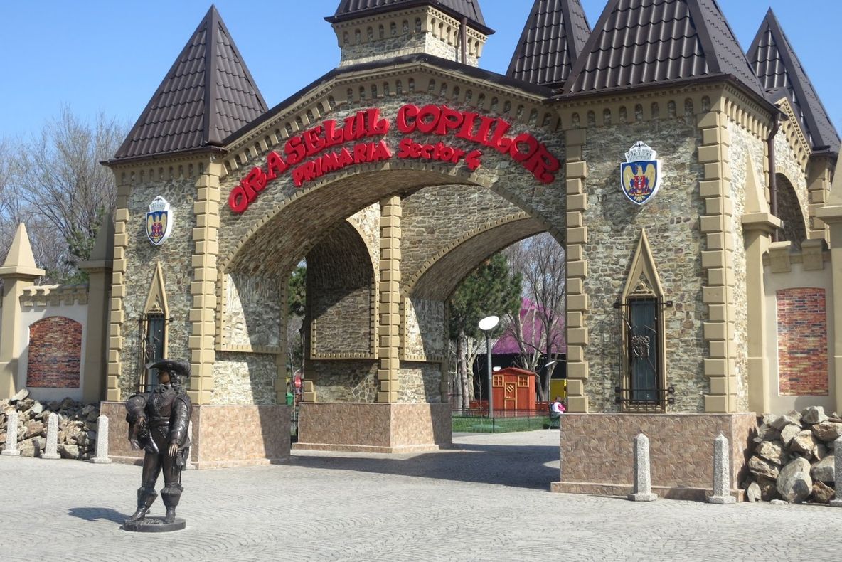 Primăria Sectorului 4 sesizează Poliţia privind fraude legate de Memorialul Colectiv