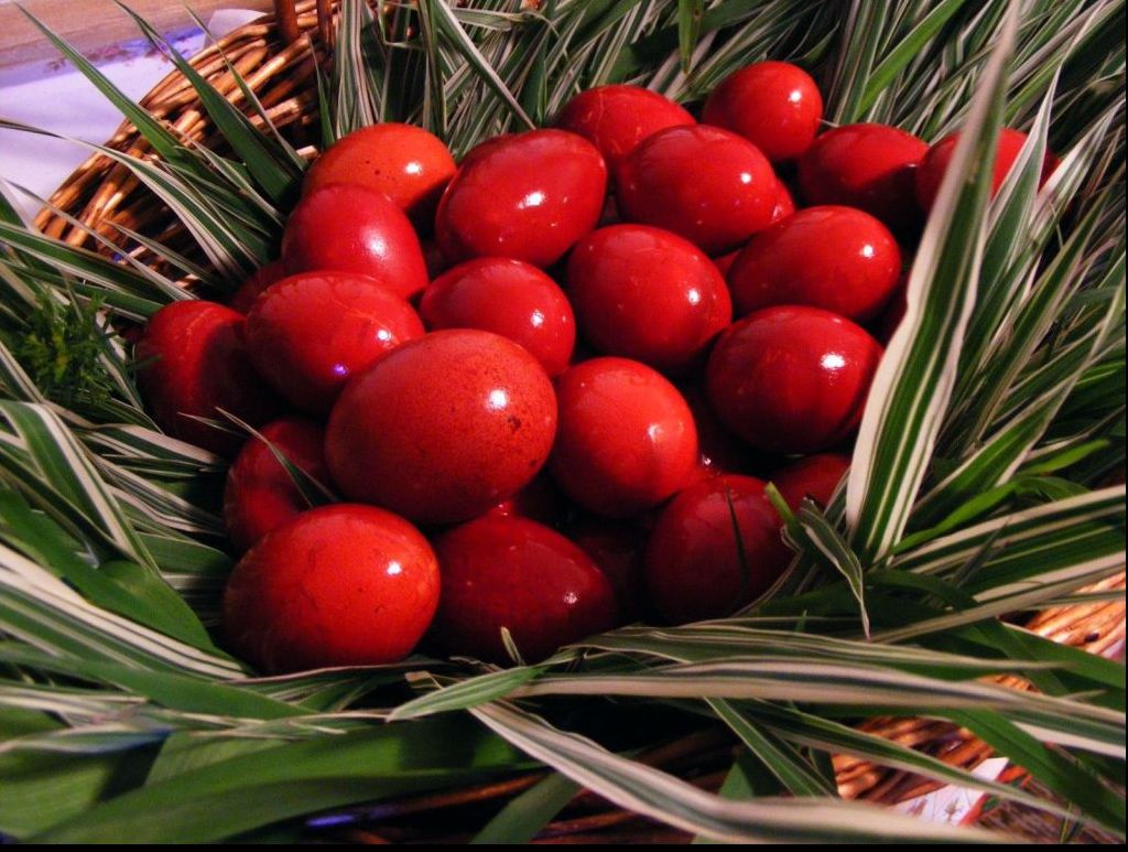 Cum trebuie să fierbi ouăle pentru Paște să nu se crape. Sfaturi de la gospodinele din Muntenia