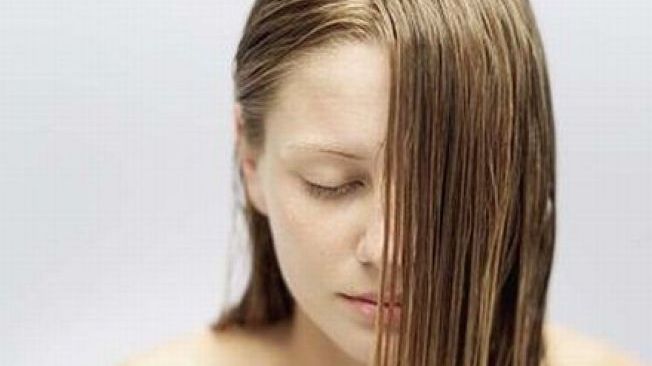 Alimente care fac părul să devină gras. Ai grijă ce mănânci!