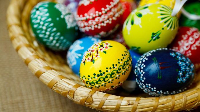 PAŞTE sau PAŞTI. Cum este corect?