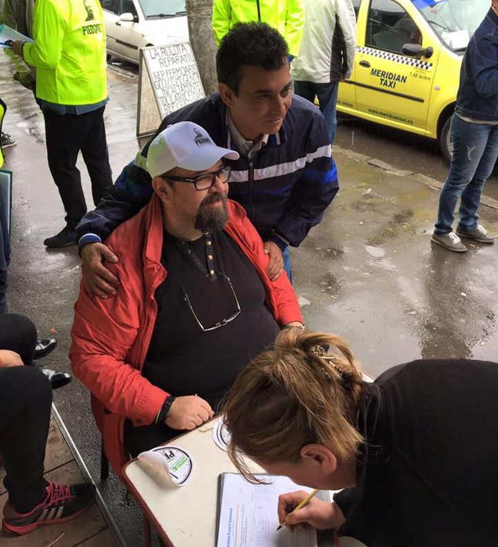 Piedone s-a înscris în partidul lui Grapini şi strânge iar semnături pentru candidatură