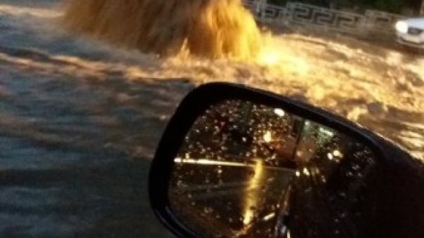 Potop la Iași. Un bărbat a fost luat de puhoaie