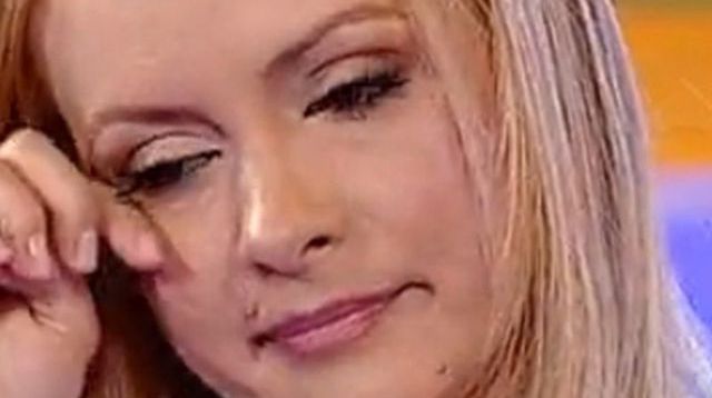 Prezentatoarea TV Simona Gherghe a fost operată de urgenţă azi-noapte. Nu va mai găzdui Acces direct