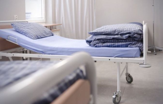 Avionul în care se afla un cântăreţ colosal, aterizare de urgenţă. Vedeta, dusă la spital 