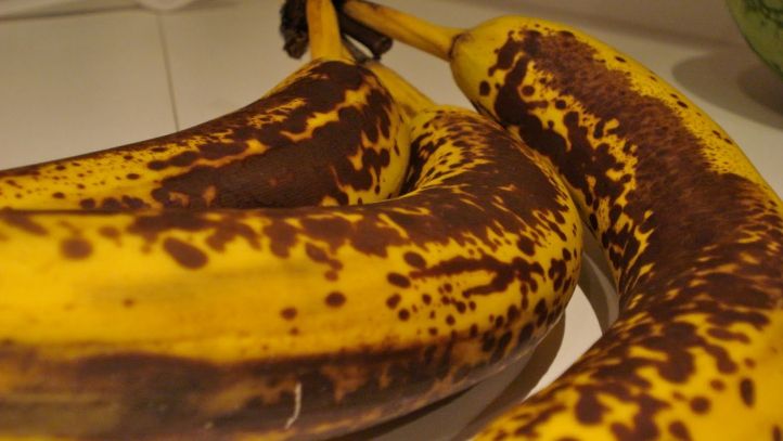 Ce păţeşti dacă mănânci banane cu coaja neagră? Anunțul specialiştilor japonezi 