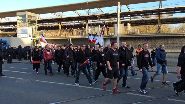 Demonstrații violente pro și contra migranților, în Germania: 15 persoane rănite