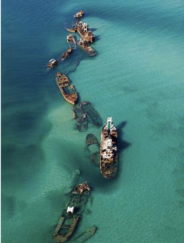 INCREDIBIL! Ce imagine a surprins un avion în Triunghiul Bermudelor. Ce se vede, de fapt, sub apă