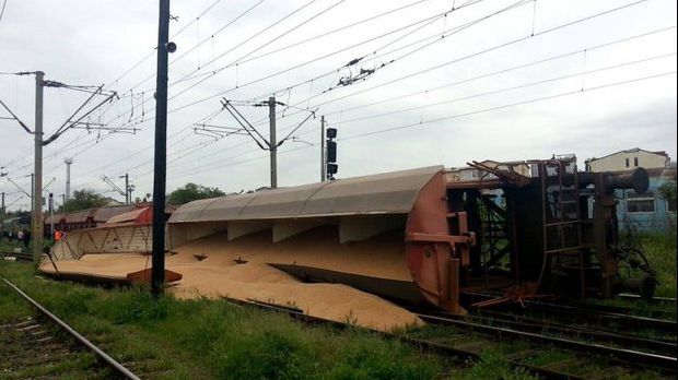 Incident feroviar la Craiova. Un tren cu cereale a deraiat la intrarea în gară