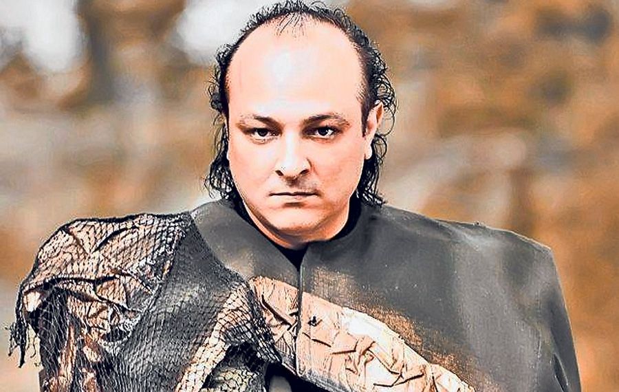 Ți-l amintești pe Marius Dragomir? Ce s-a ales de cel mai vândut artist român. Schimbarea e uriașă