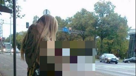 Cum a urcat această tânără în autobuz. E de domeniul fantasticului. Trecătorii au rămas șocați