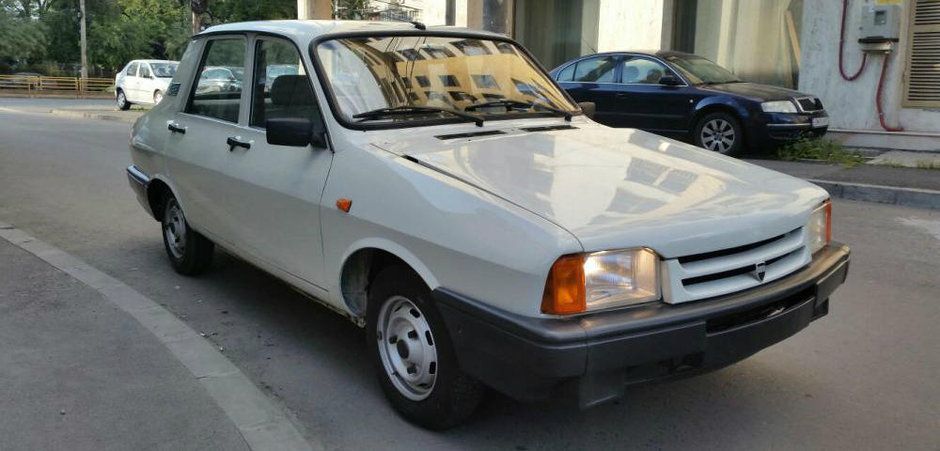 A găsit o Dacie 1310, clasică, într-un garaj. S-a uitat în bord şi s-a minunat. Valorează o avere