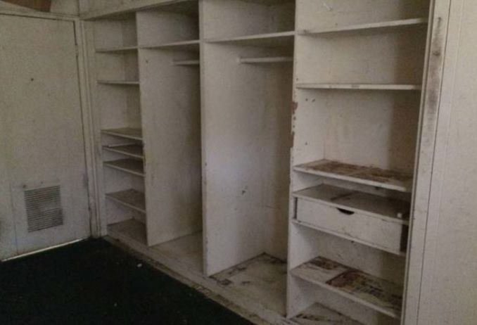 Au intrat în casa unui schizofrenic care a trăit singur 20 de ani. S-au ÎNGROZIT. Parcă erau în IAD