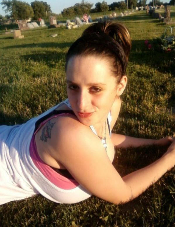 Şi-au dorit să fie sexy pentru iubiţii lor, dar au dat-o în bară. Cele mai PENIBILE poze de pe net