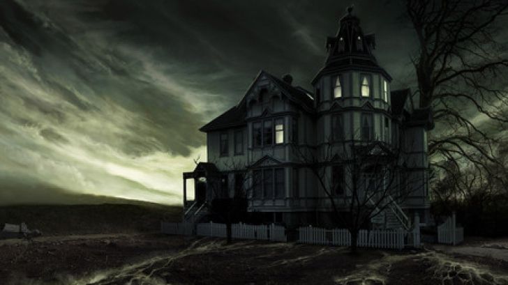 Au intrat în casa unei vecine pe care o credeau moartă şi au rămas îngroziţi de ce au găsit