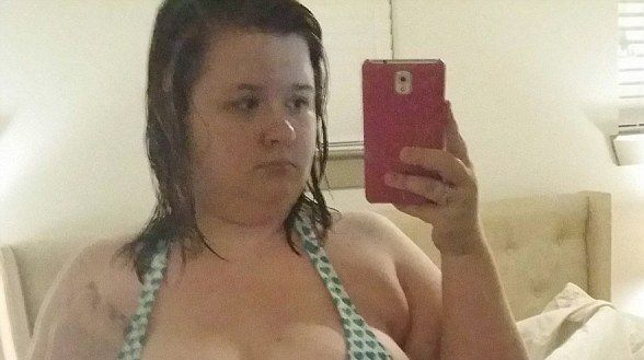 S-a lăsat de fumat şi s-a îngrăşat enorm. Nici rudele nu o mai recunosc 