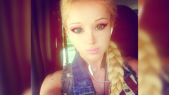 Ea e "păpuşa Barbie umană". S-a dedicat asemănării cu jucăria. A fost văzută fără machiaj. Cum arată