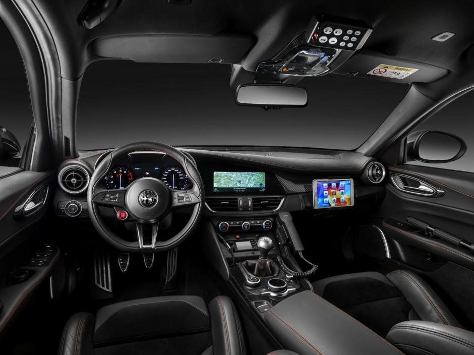 Senzaţie! Cum arată maşina de 510 CP pe care a primit-o Poliţia