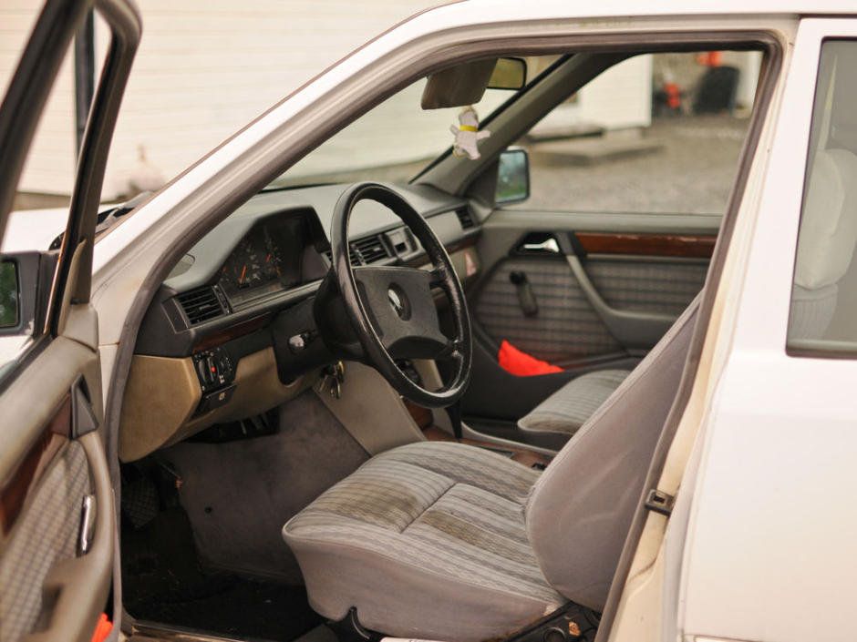 Uluitor! A parcurs cu maşina lui peste 3,4 milioane de kilometri. În ce hal arată acum autoturismul