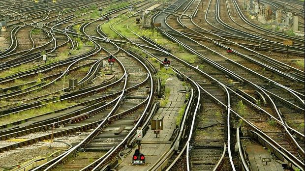 Grav accident în Elveția. 17 persoane, la spital după ce un tren și un autocar s-au ciocnit