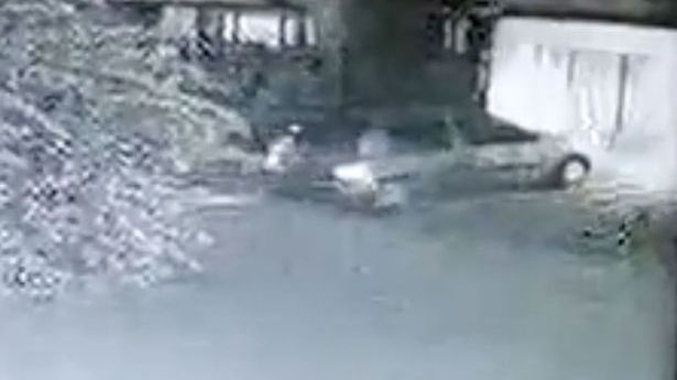 Un fotbalist de 26 de ani, împușcat mortal în casa sa