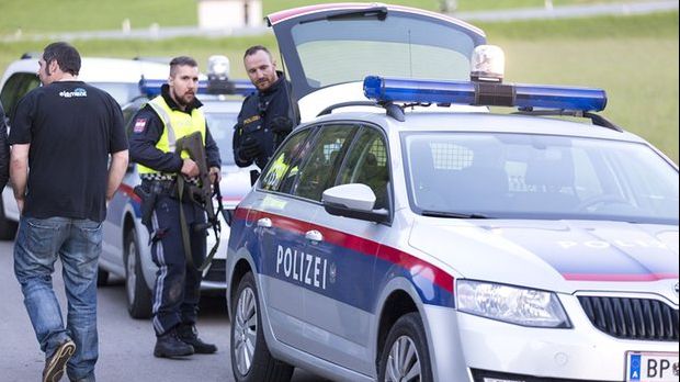 Atac armat la un concert din Austria. Doi oameni au murit, 11 au ajuns la spital