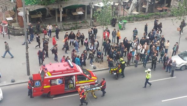 Accident în centrul Capitalei: un pieton care treversa neregulamentar, lovit din plin de o maşină