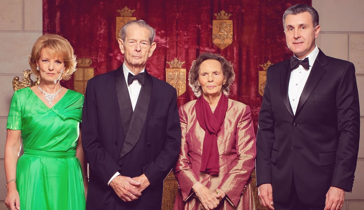 10 Mai. ZIUA REGALITĂŢII: "Să fim patrioţi. Familia Regală va fi mereu alături de români"