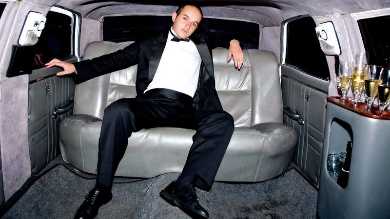 Ce pretenţii au bărbaţii bogaţi de la femei