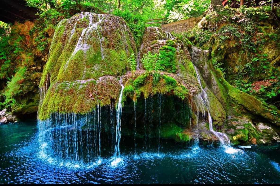 Legenda Cascadei Bigăr. De ce toți îndrăgostiții beau din apa acestui loc