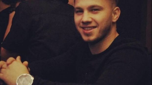 Sportiv român, arestat pentru că a lovit violent un tânăr. Victima se zbate între viaţă şi moarte