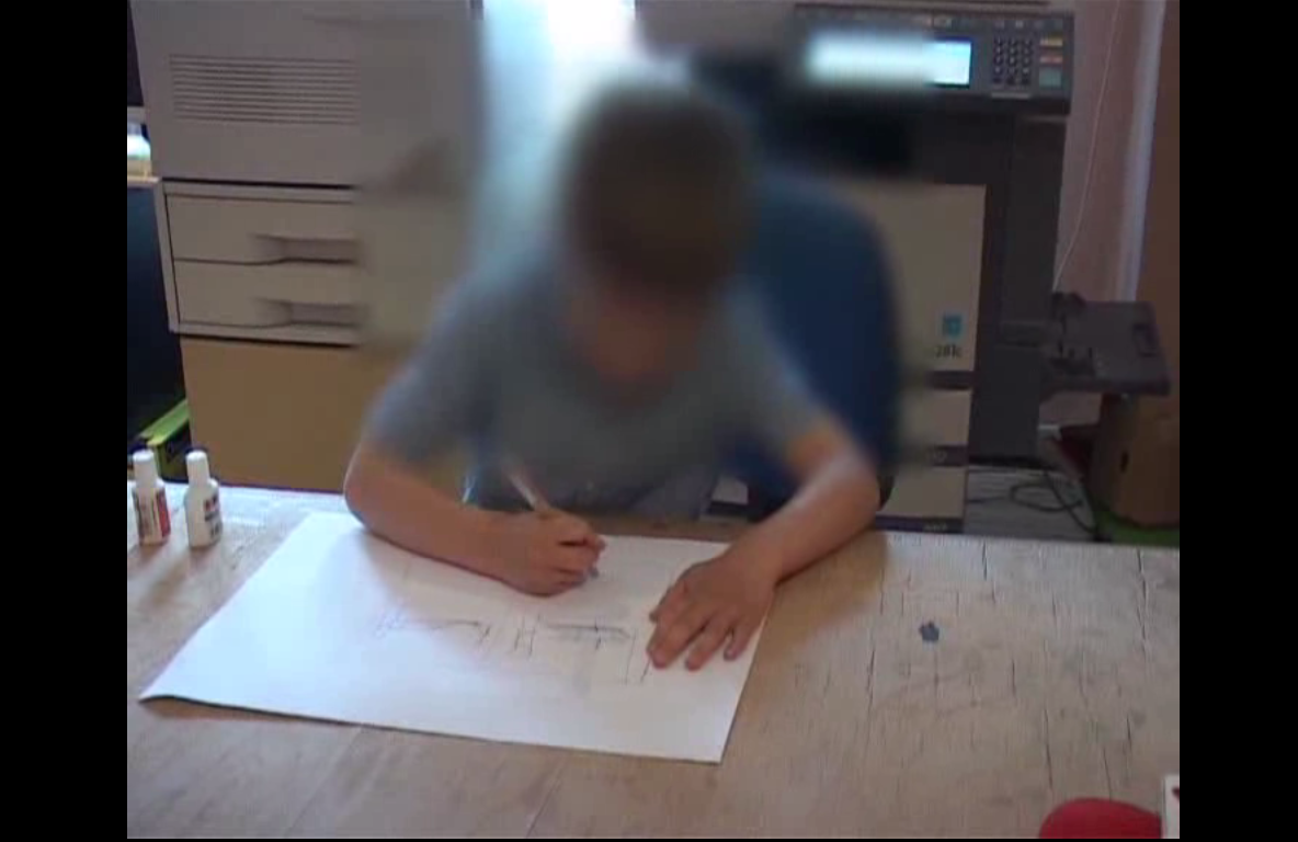 Un copil de grădiniță din Bacău a fost bătut și terorizat de educatoare.