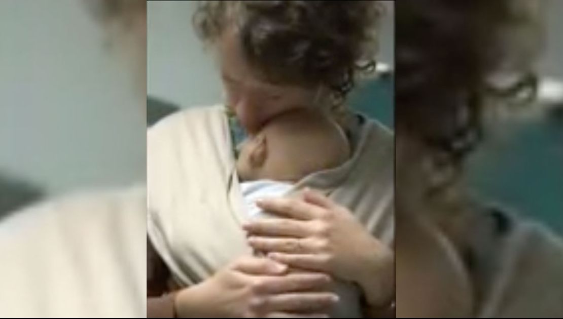 Părinții l-au abandonat în spital, la naștere. Atunci, asistenta a luat copilul și... A înțeles tot!