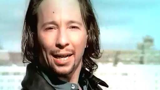 Îl mai țineți minte pe DJ Bobo? Cum arată acum, la vârsta de 48 de ani. Transformarea e incredibilă