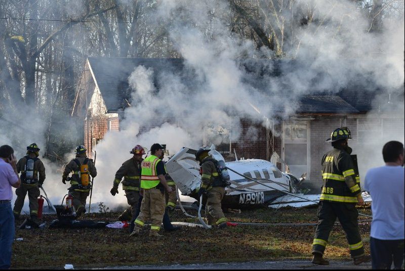 Avion prăbușit. Cel puțin 4 morți