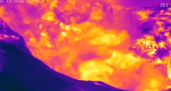 Imagini RARE. Erupţia unui vulcan filmată cu infraroşu 