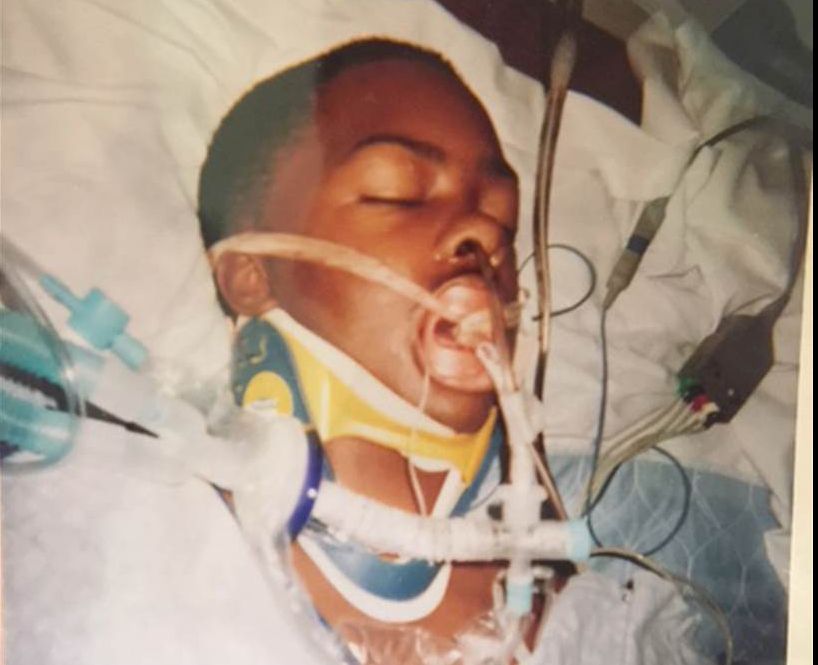 Doctorul i-a salvat viața, după ce a fost grav rănit. 9 ani mai târziu, pacientul revine la el și...