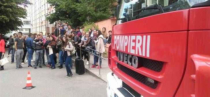 Incendiu într-un campus universitar din Timișoara. Zeci de studenți, evacuați