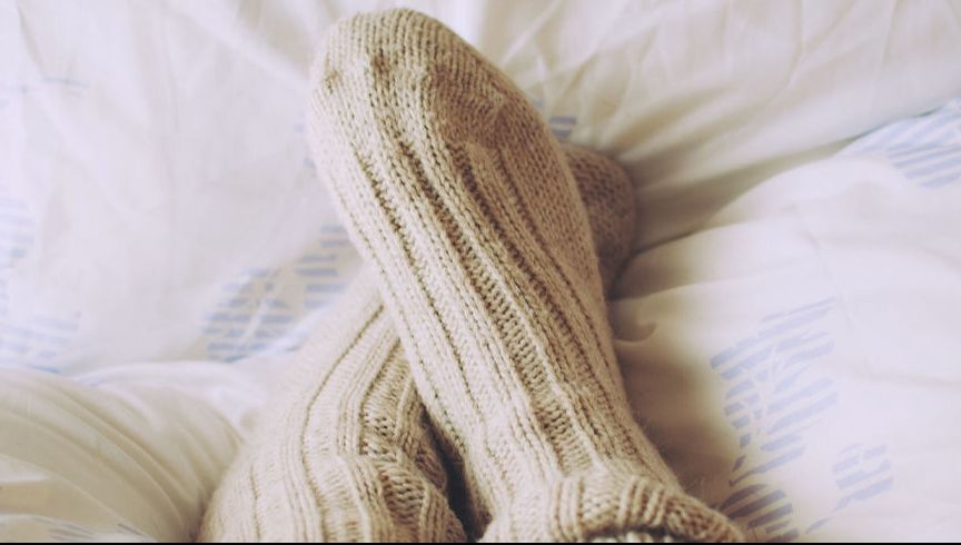Și-a udat șosetele înainte de culcare. Rezultatul, peste așteptări