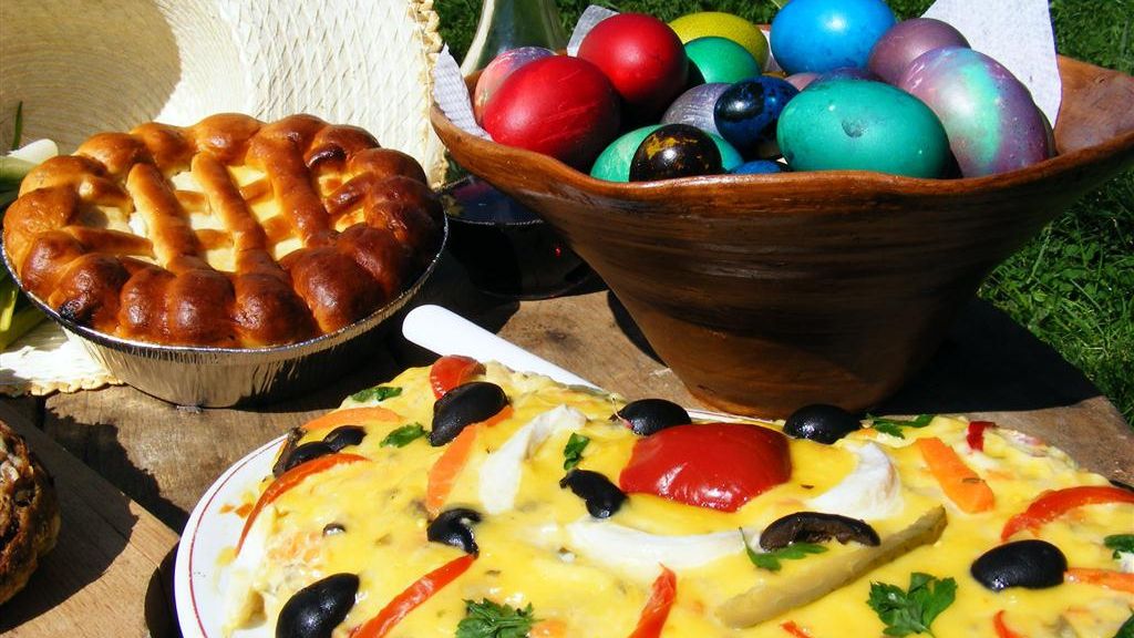 Aţi mâncat prea mult de Paşte? Cinci remedii naturiste pentru bila leneşă 