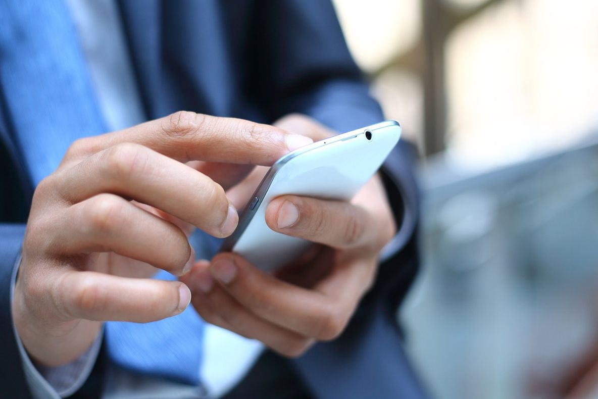 Amenzi uriașe pentru operatorii de telefonie din România 