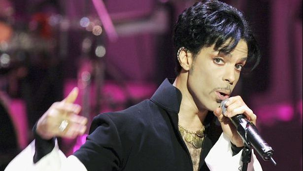 Descoperire șocantă în cazul morții lui Prince. Ce au găsit anchetatorii lângă cadavrul său