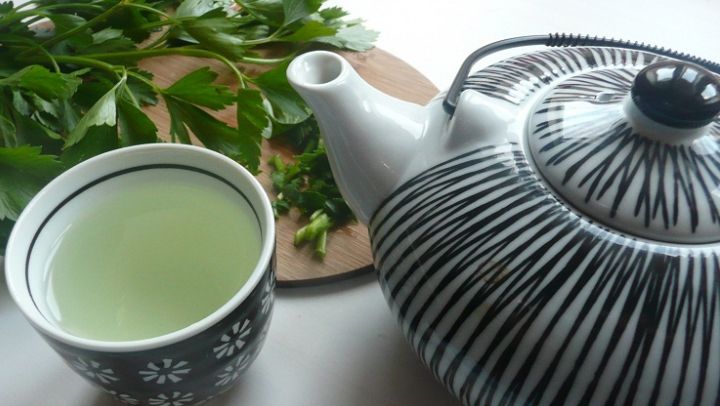 Dieta cu ceai de pătrunjel: A slăbit 5 kilograme în 3 zile