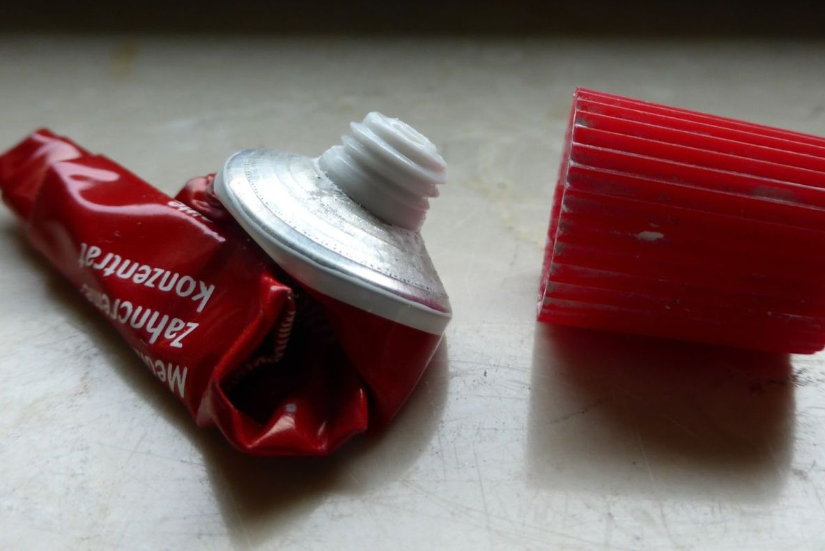 Ingrediente dăunătoare din pasta de dinţi! Iată ce să eviţi!