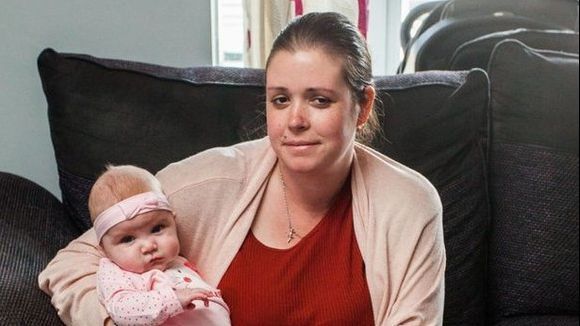 A născut o fetiță sănătoasă, apoi a intrat în comă.După 5 zile s-a trezit! Din păcate, medicii...