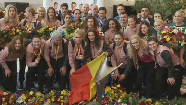 UPDATE. Campioanele de la CSM Bucureşti au revenit în ţară, după ce au câştigat Liga Campionilor