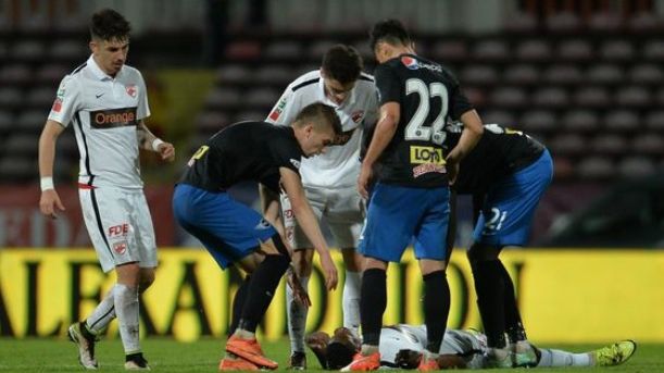 Deces Ekeng. Medicul de pe Ambulanţă ar fi fost în tribună: "L-au resuscitat abia la spital" 