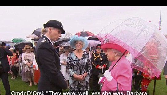 Nu ar fi trebuit să o auzim, dar a fost înregistrată. Cuvintele spuse de Regină fac înconjurul lumii