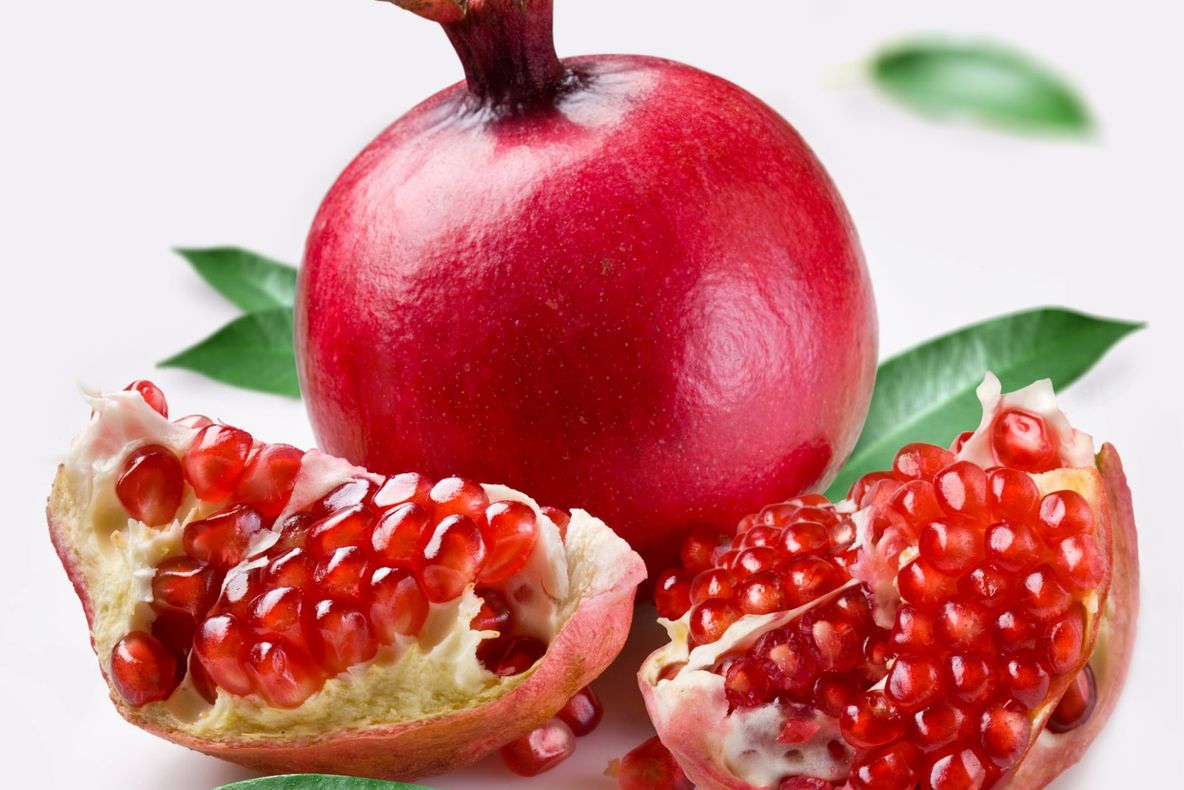 Iată ce proprietăți uimitoare are rodia. Învață cum să profiți de acest fruct